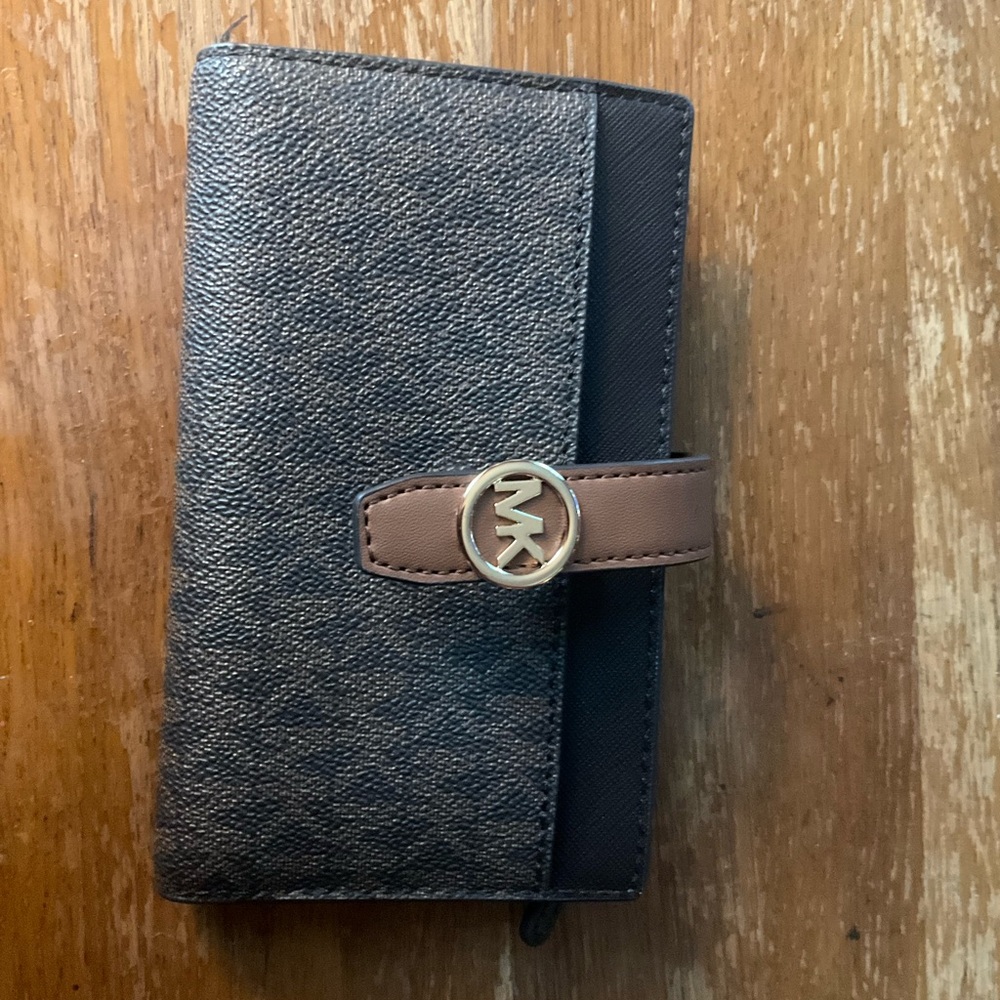 Michael Kors Elegant Black and Tan Wallet